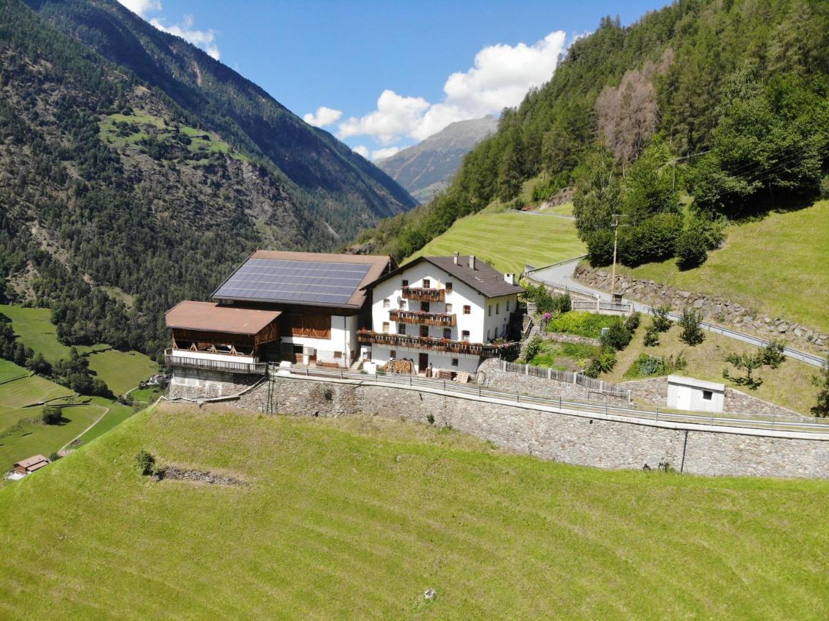 Unterversanthof - Grosse Ferienwohnung Fuer Bis Zu 6 Personen Naturns Exterior photo